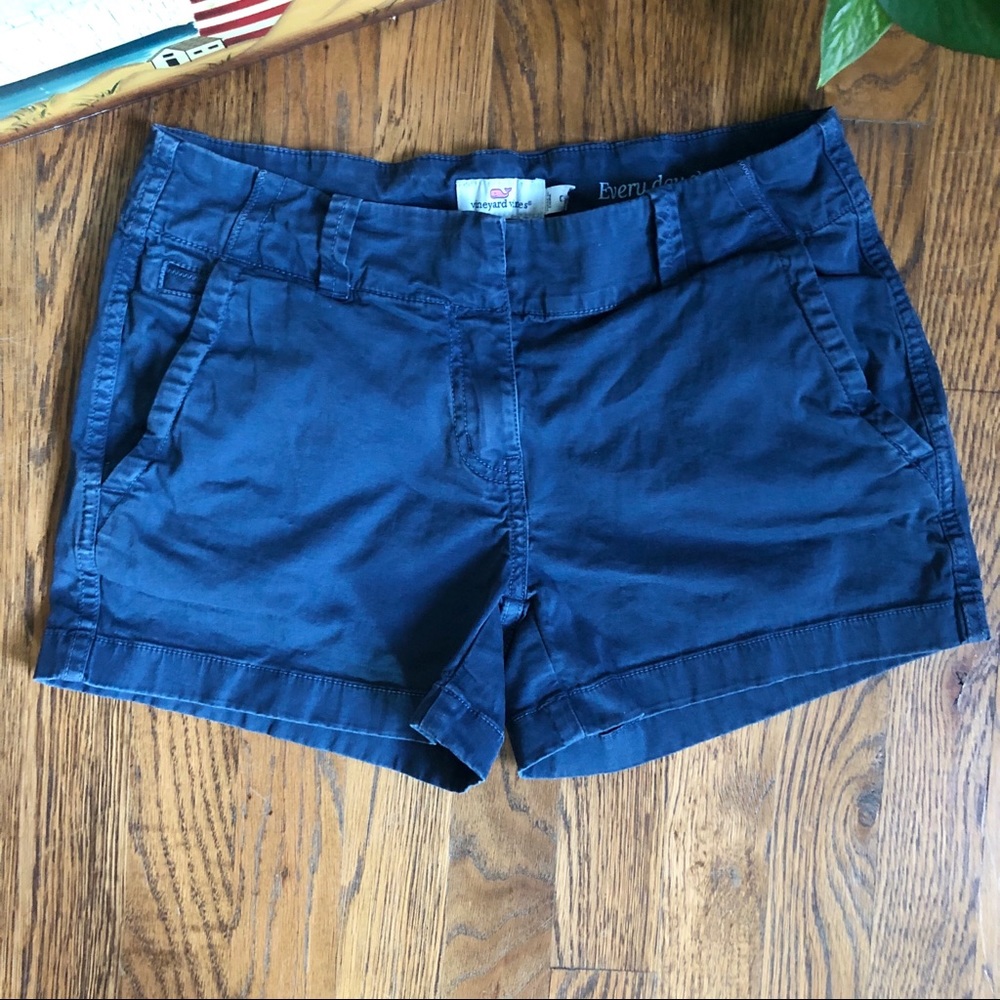SOLD 🔴 Vineyard Vines | Everyday Navy Shorts - Picture 2 of 8